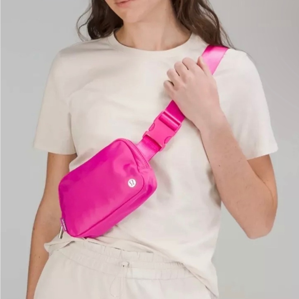 BRAND NEW Lululemon Everywhere Belt Bag 1L
SNCP